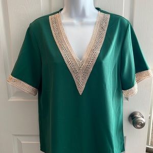 NWOT Beautiful green blouse
